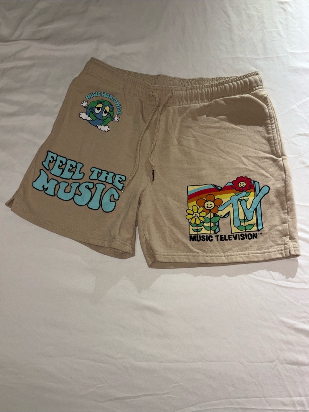 MTV Beige Graphic 'Feel The Music' Athletic Shorts